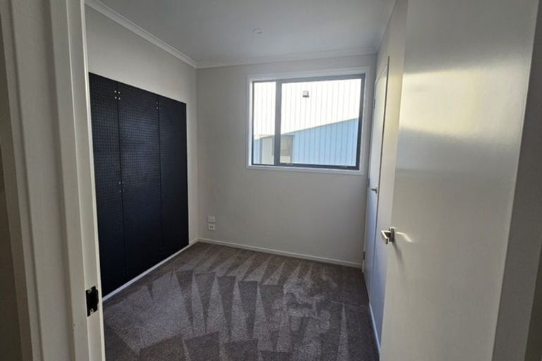 Photo of property in 6 Wai Place, Westgate, Auckland, 0614