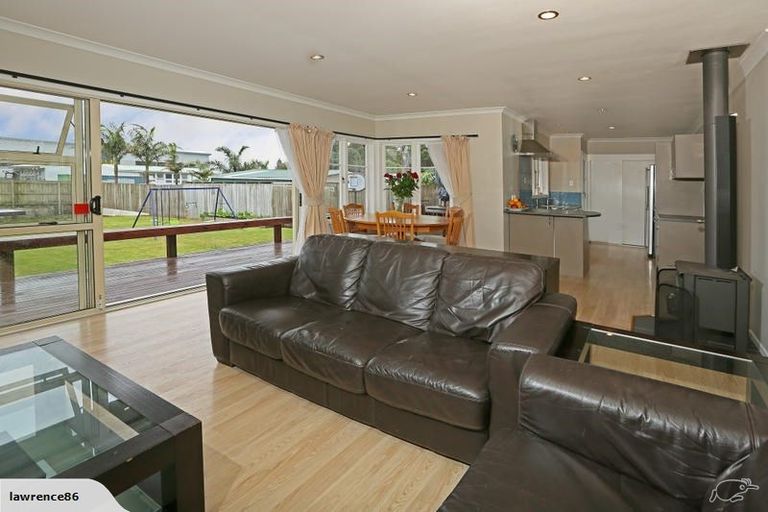 Photo of property in 20 Edwards Avenue, Henderson, Auckland, 0610