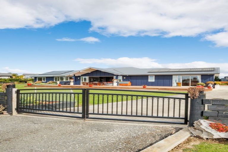 Photo of property in 37 Branksome Place, Aokautere, Palmerston North, 4471