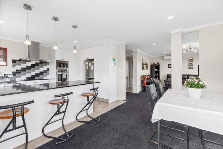 Photo of property in 1 Waikiwi Way, Papamoa, 3118