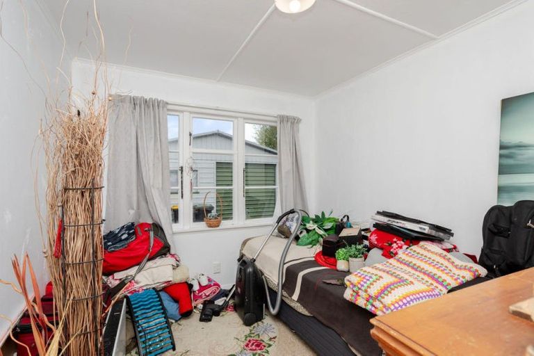 Photo of property in 43 Barraud Street, Dannevirke, 4930