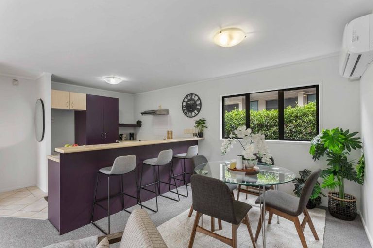 Photo of property in 8a Flynn Street, Birkdale, Auckland, 0626