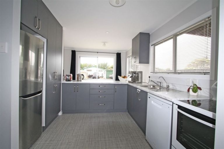 Photo of property in 16b Trimble Place, Bell Block, New Plymouth, 4312