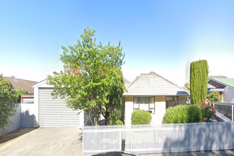 Photo of property in 18 Peer Street, Upper Riccarton, Christchurch, 8041
