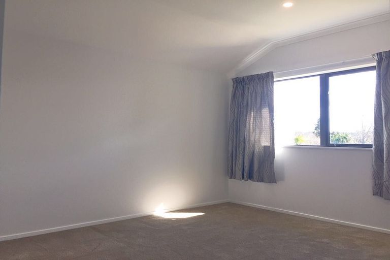 Photo of property in 77a Harrington Road, Henderson, Auckland, 0610