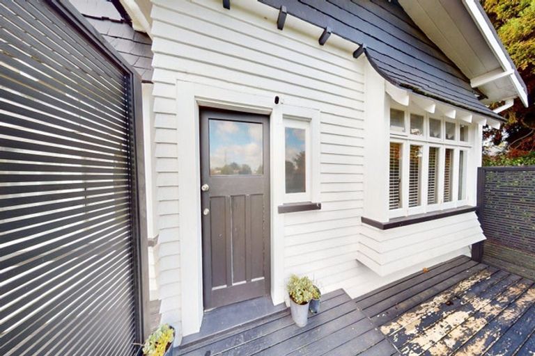 Photo of property in 201 Fitzherbert Avenue, West End, Palmerston North, 4410