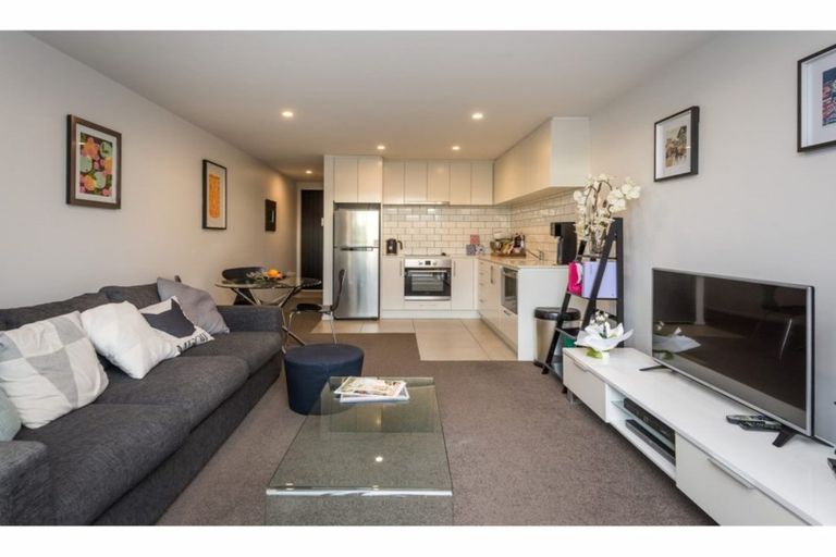 Photo of property in 1036b Colombo Street, St Albans, Christchurch, 8014