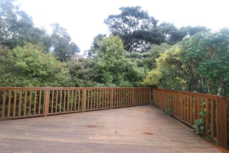 Photo of property in 10 Celeste Place, Totara Vale, Auckland, 0627