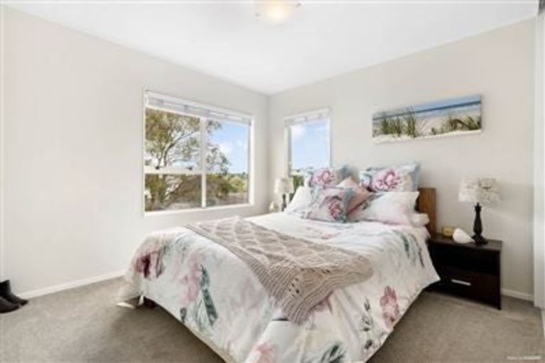 Photo of property in 3 Ian Sage Avenue, Torbay, Auckland, 0630