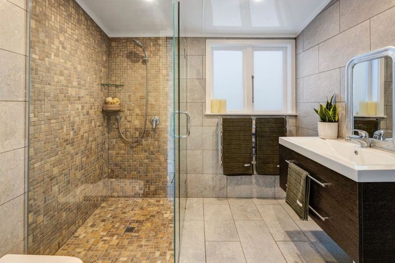 Photo of property in 15 Selwyn Terrace, Thorndon, Wellington, 6011