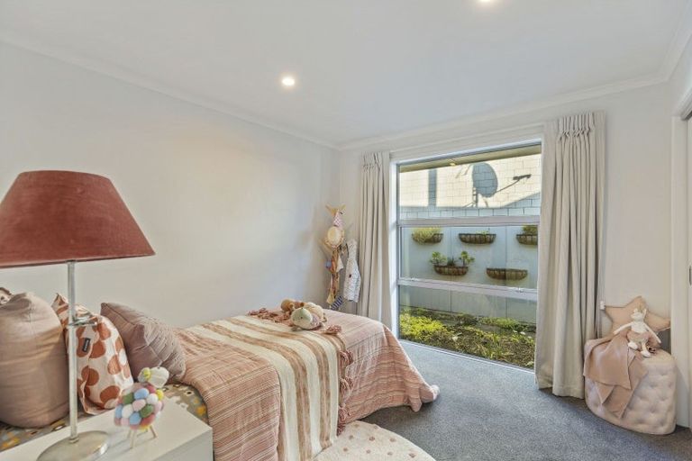 Photo of property in 1 Howe Place, Upper Vogeltown, New Plymouth, 4310