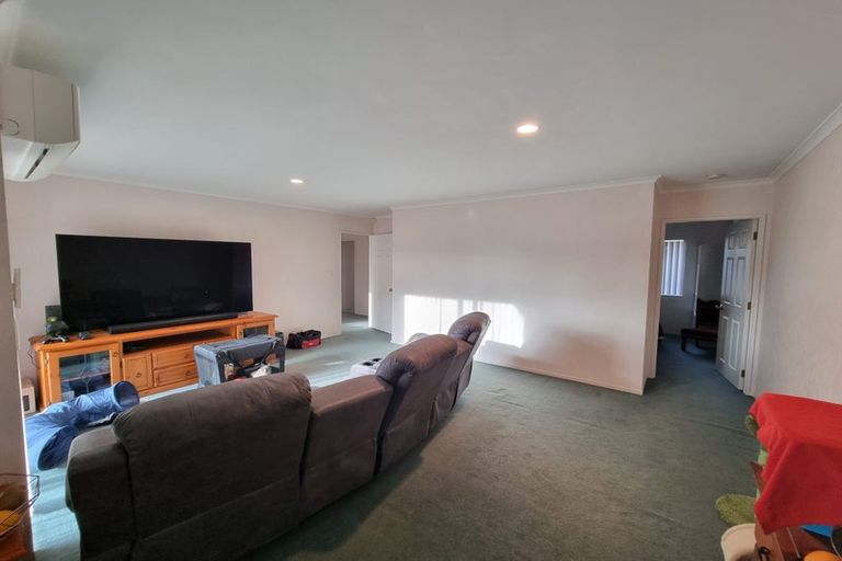 Photo of property in 91 Moyrus Crescent, East Tamaki Heights, Auckland, 2016