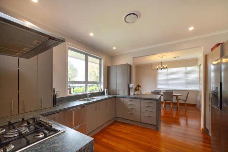 Photo of property in 9 Innes Place, Roslyn, Palmerston North, 4414