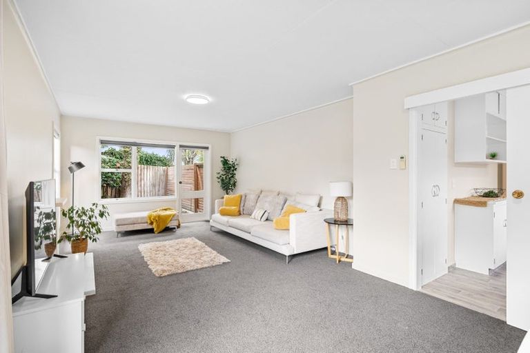 Photo of property in 27 Tuirau Place, Ilam, Christchurch, 8041