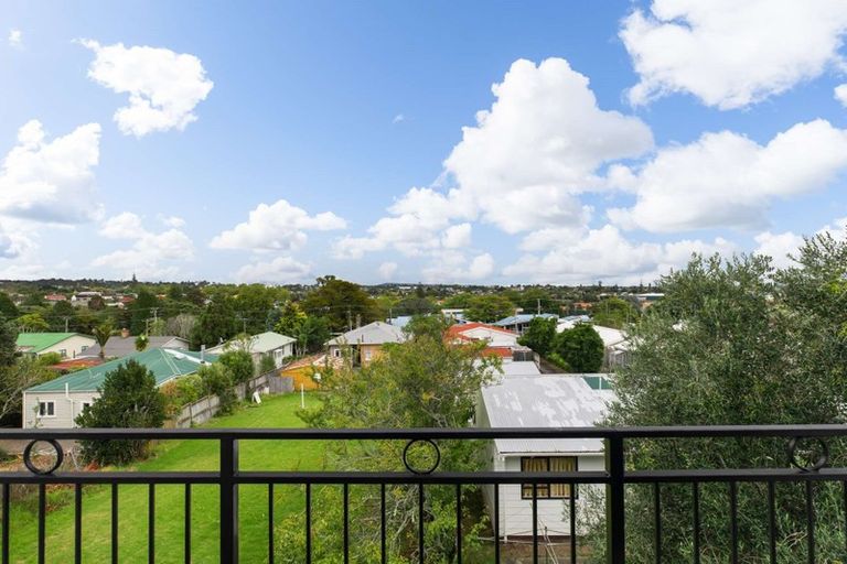 Photo of property in 11/6 Islington Avenue, New Lynn, Auckland, 0600