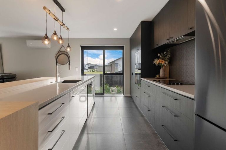 Photo of property in 72 Lady Isaac Drive, Rolleston, 7615