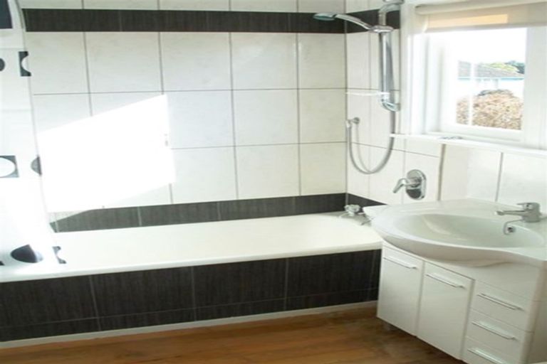 Photo of property in 11 Edinburgh Street, Tuakau, 2121