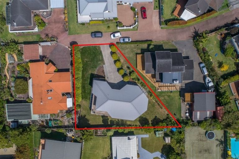 Photo of property in 28a Luckens Road, West Harbour, Auckland, 0618