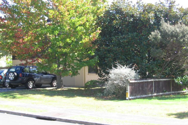 Photo of property in 12 Weetman Drive, Browns Bay, Auckland, 0630