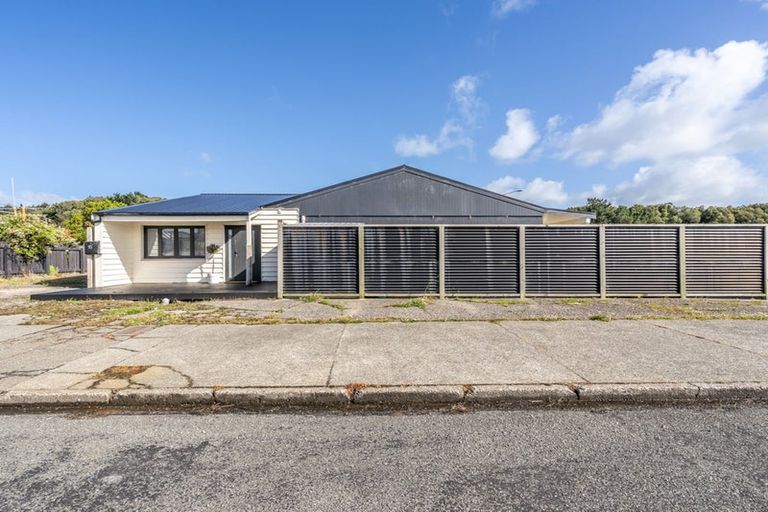 Photo of property in 15 Paisley Street, Kew, Invercargill, 9812