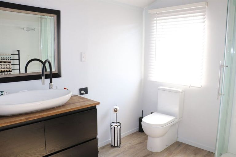 Photo of property in 8 Goodger Street, Waipukurau, 4200