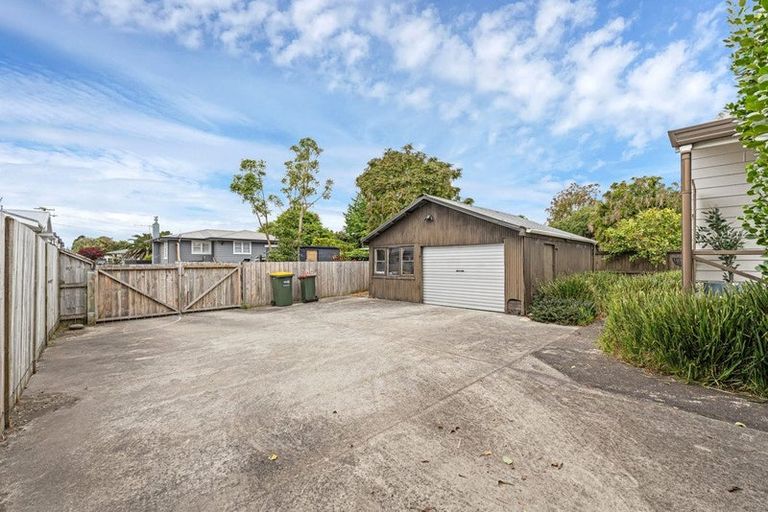 Photo of property in 2/20 Hill Crescent, Papakura, 2110