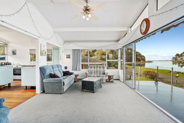 Photo of property in 6 Waikaraka Beach Road, Tamaterau, Whangarei, 0174