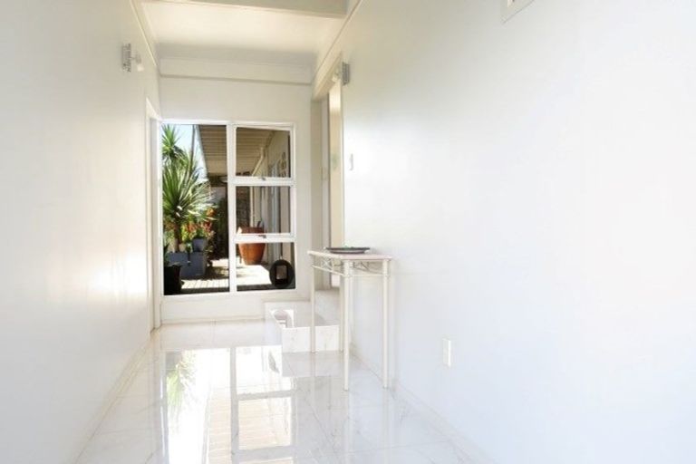 Photo of property in 35 Melandra Road, Stanmore Bay, Whangaparaoa, 0932