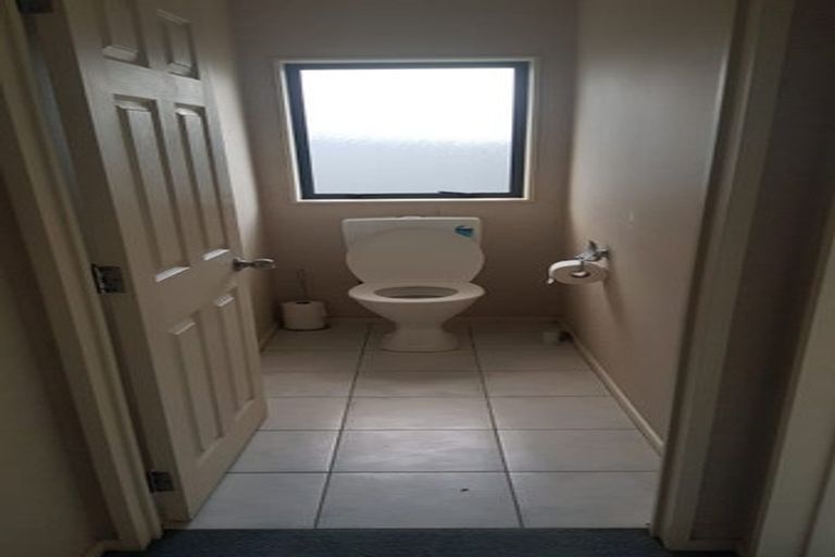 Photo of property in 3 Boderg Way, East Tamaki, Auckland, 2016