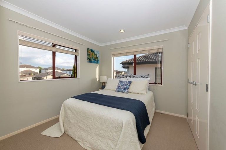 Photo of property in 13 Heidi Crescent, Flat Bush, Auckland, 2016
