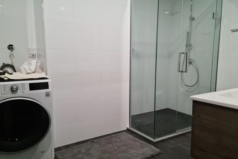 Photo of property in Fountain Court, 16/48u Oriental Parade, Oriental Bay, Wellington, 6011
