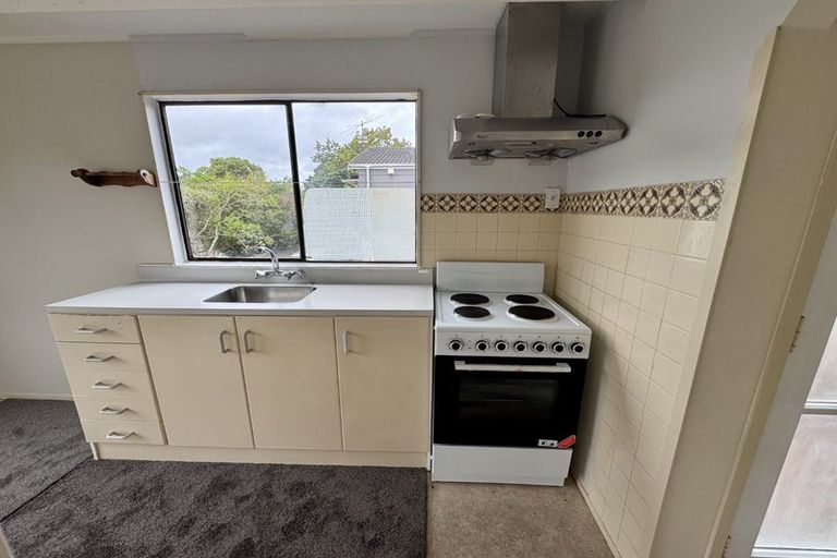 Photo of property in 1/125 Lynn Road, Bayview, Auckland, 0629