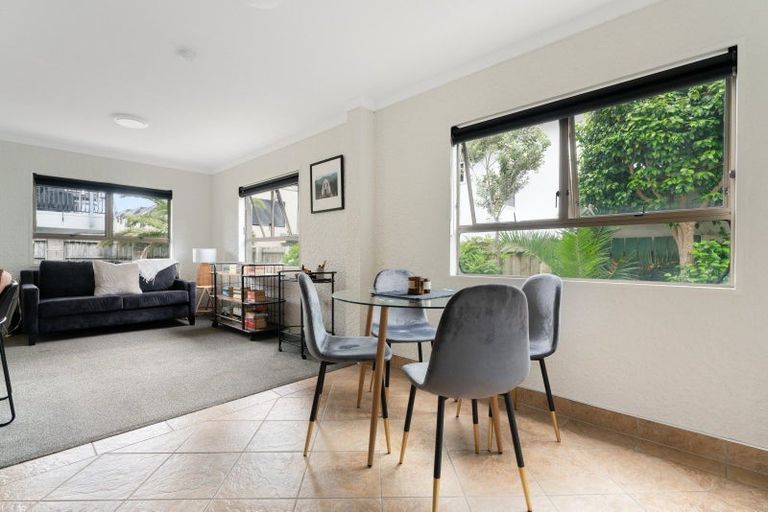 Photo of property in 30 Marine Parade, Mount Maunganui, 3116