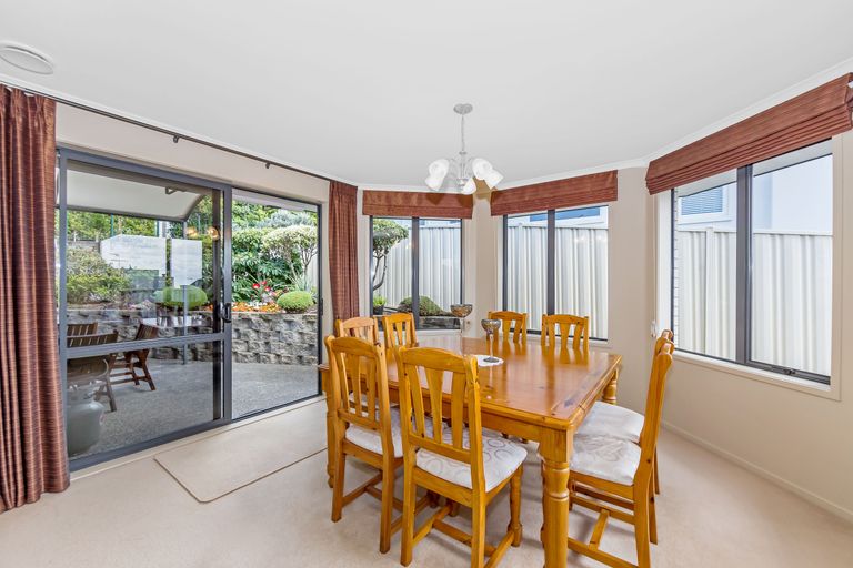 Photo of property in 66 Grovenor Drive, Orewa, 0931