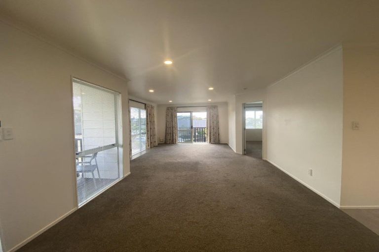 Photo of property in 30 Bay Street, Red Beach, 0932