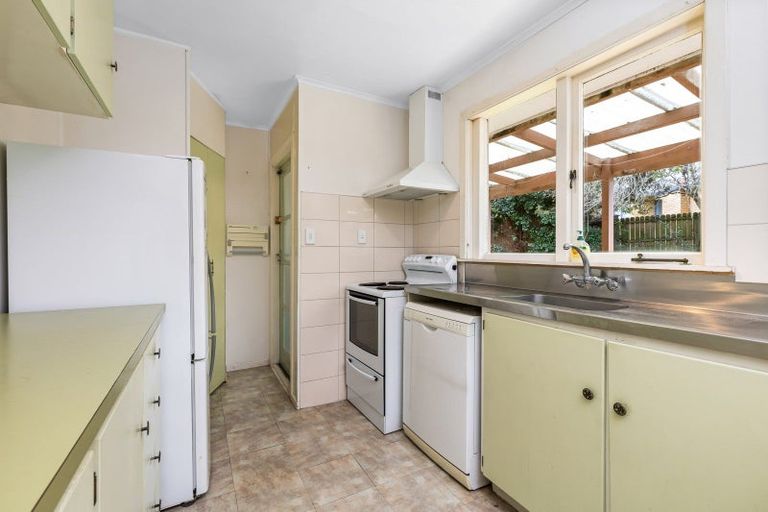 Photo of property in 6 Palmer Avenue, Glen Eden, Auckland, 0602