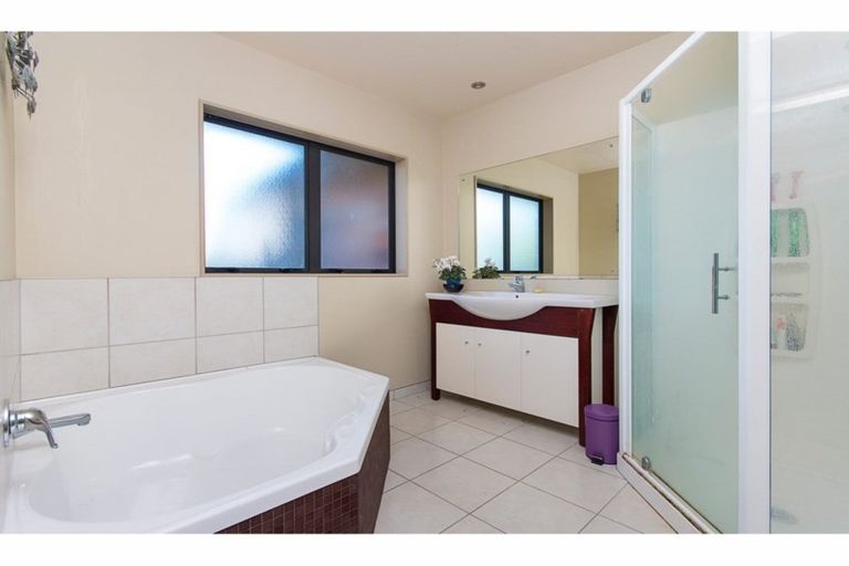 Photo of property in 14 Springvale Road, Waiuku, 2123