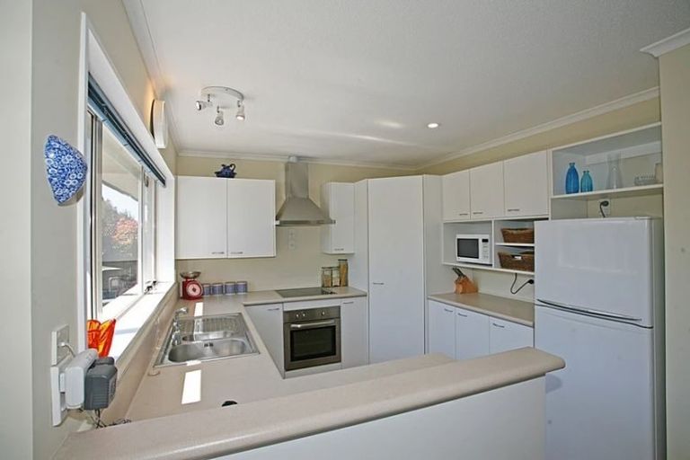 Photo of property in 4 Arkwright Place, Halswell, Christchurch, 8025