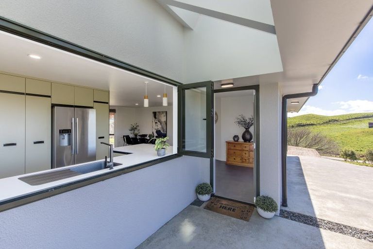 Photo of property in 14 Centre Road, Matamau, Dannevirke, 4977