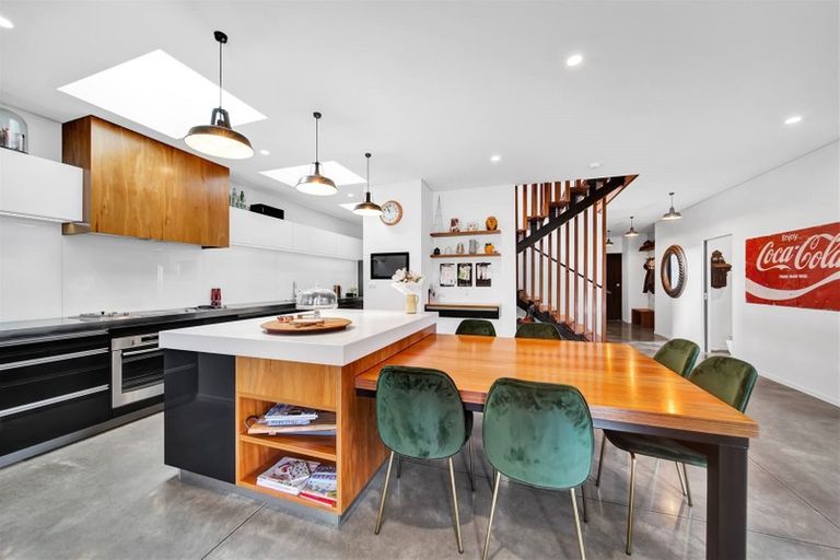 Photo of property in 6 Williams Avenue, Hawera, 4610