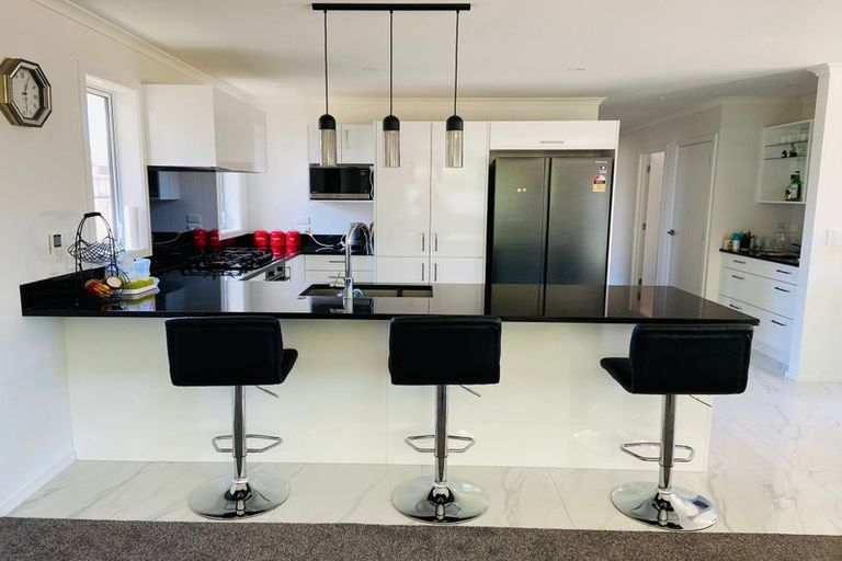 Photo of property in 10 Ivy Lane, Kelvin Grove, Palmerston North, 4414