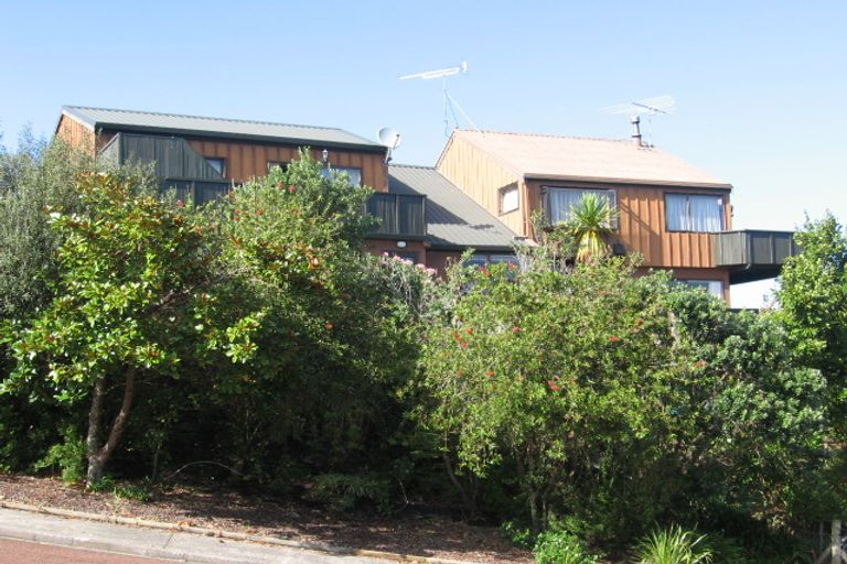 Photo of property in 29 Hebe Place, Birkenhead, Auckland, 0626