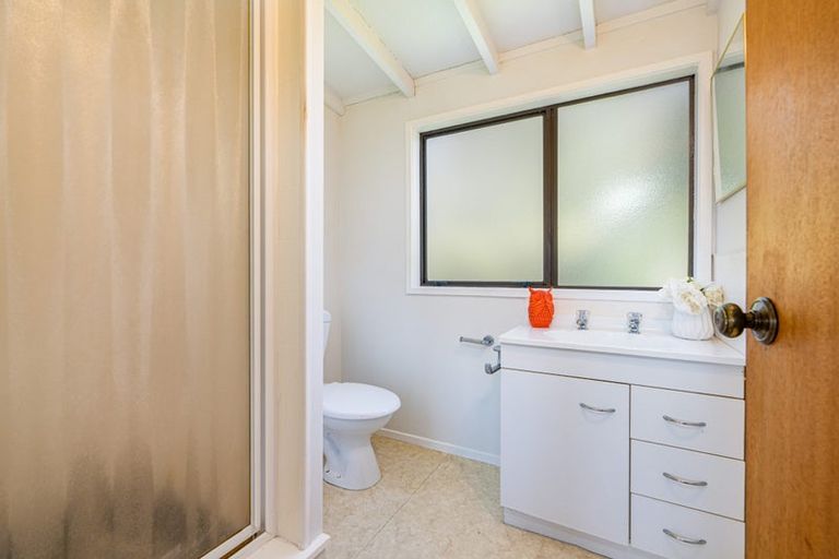 Photo of property in 84a/2 Avonleigh Road, Green Bay, Auckland, 0604