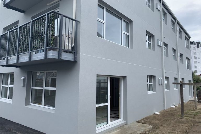 Photo of property in 36u2 Roxburgh Street, Mount Victoria, Wellington, 6011