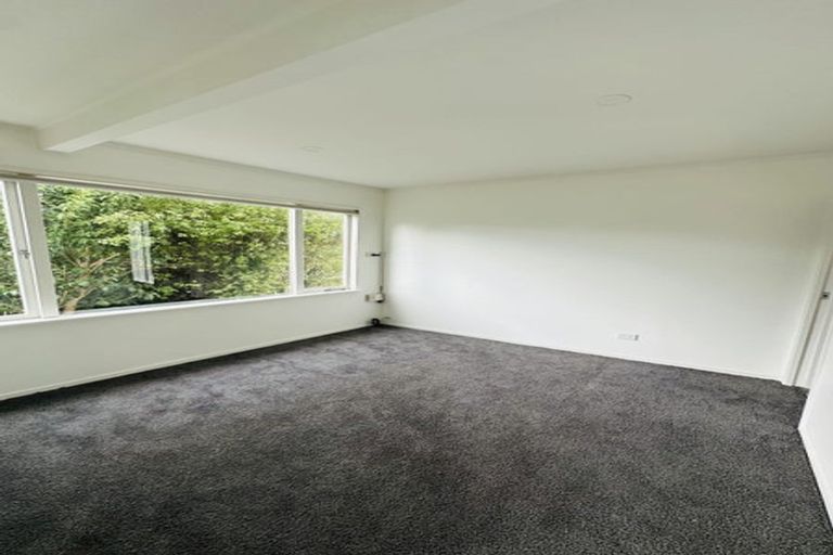 Photo of property in 92 Castor Bay Road, Castor Bay, Auckland, 0620