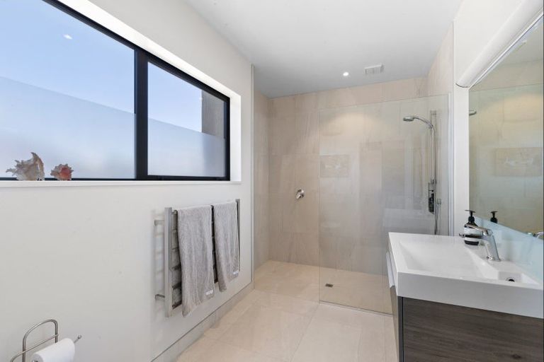 Photo of property in 36 Mckellar Drive, Jacks Point, Queenstown, 9371