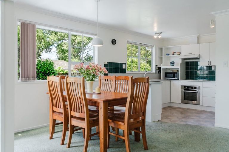 Photo of property in 17 Sandalwood Drive, Dinsdale, Hamilton, 3204