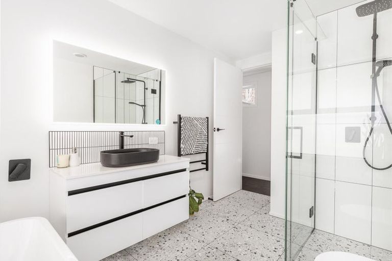 Photo of property in 94 Kotare Street, Waikanae, 5036