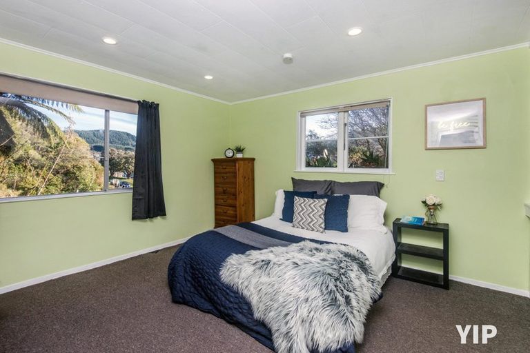 Photo of property in 3 Tawa Terrace, Tawa, Wellington, 5028