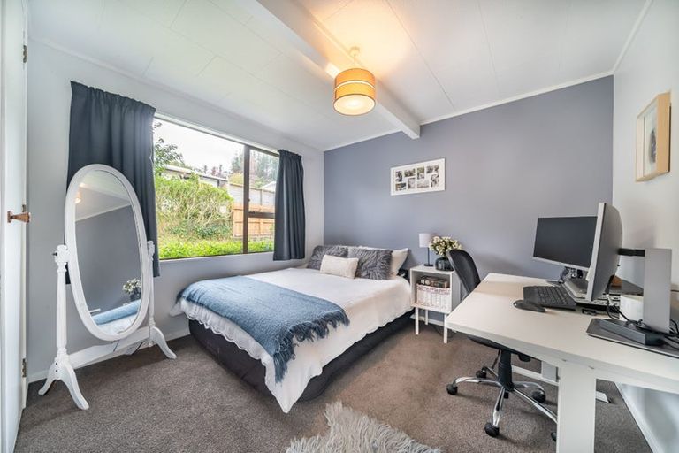 Photo of property in 1 Garth Lane, Maoribank, Upper Hutt, 5018
